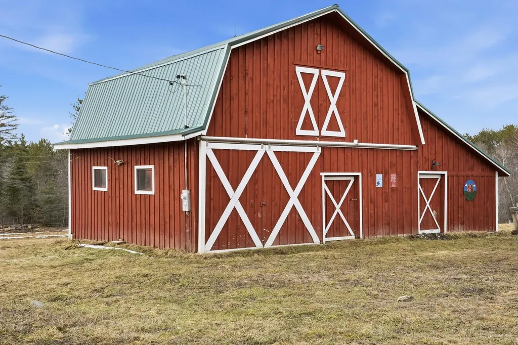 53 Kulas Road Parkman ME 04443