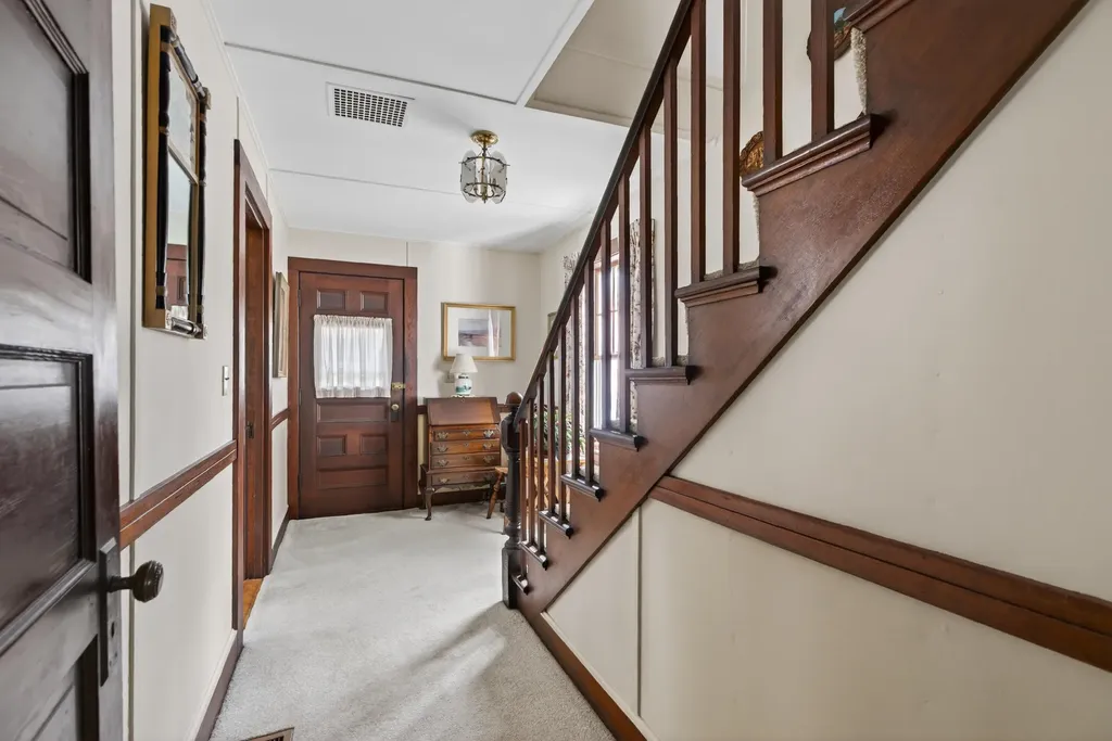 17 Seabury Road York ME 03909