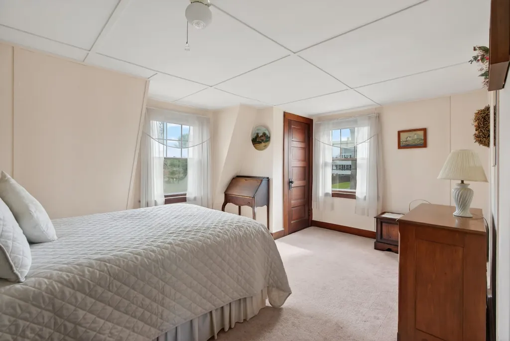 17 Seabury Road York ME 03909