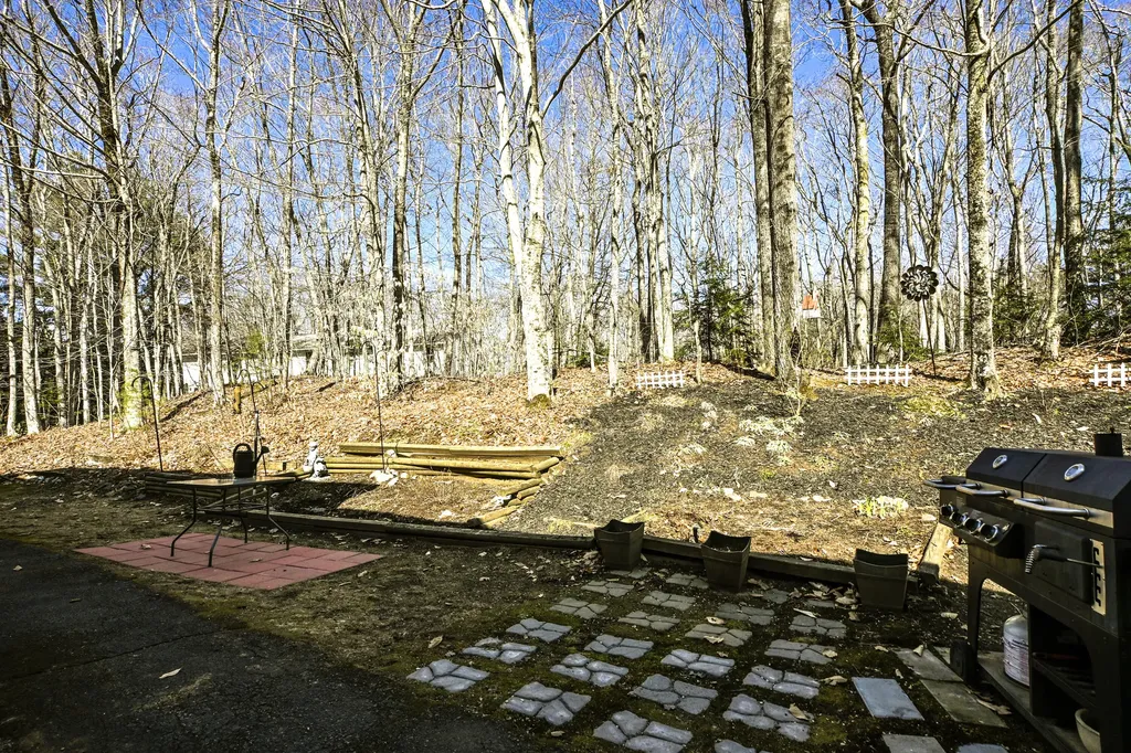 18 Cosmic Way Windham ME 04062