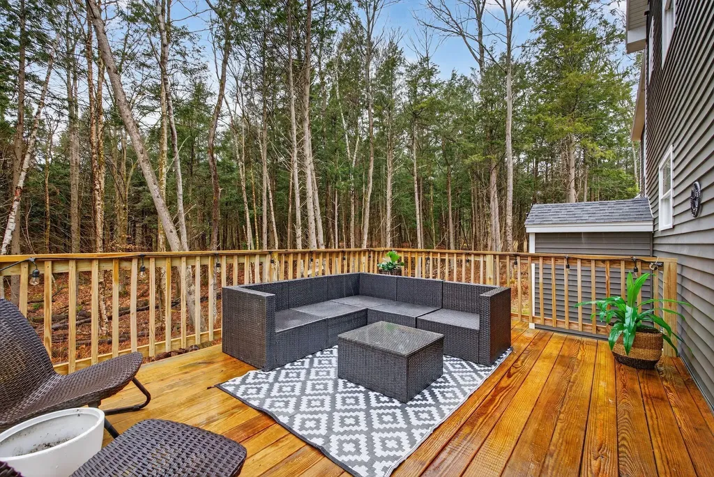 10 Newfield Road Freeport ME 04032