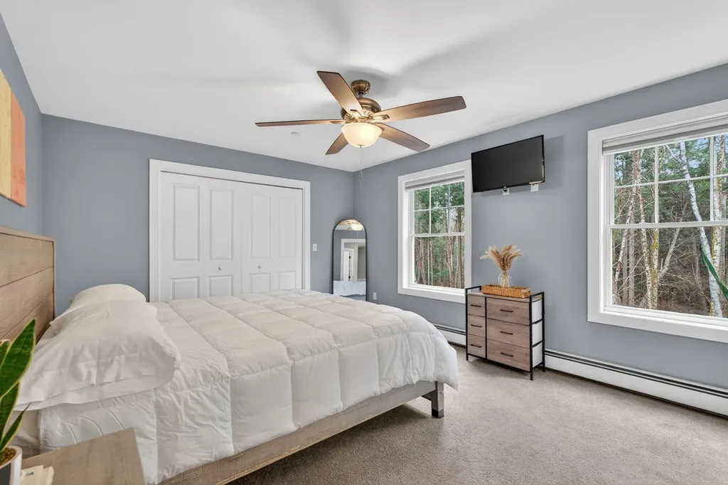 10 Newfield Road Freeport ME 04032