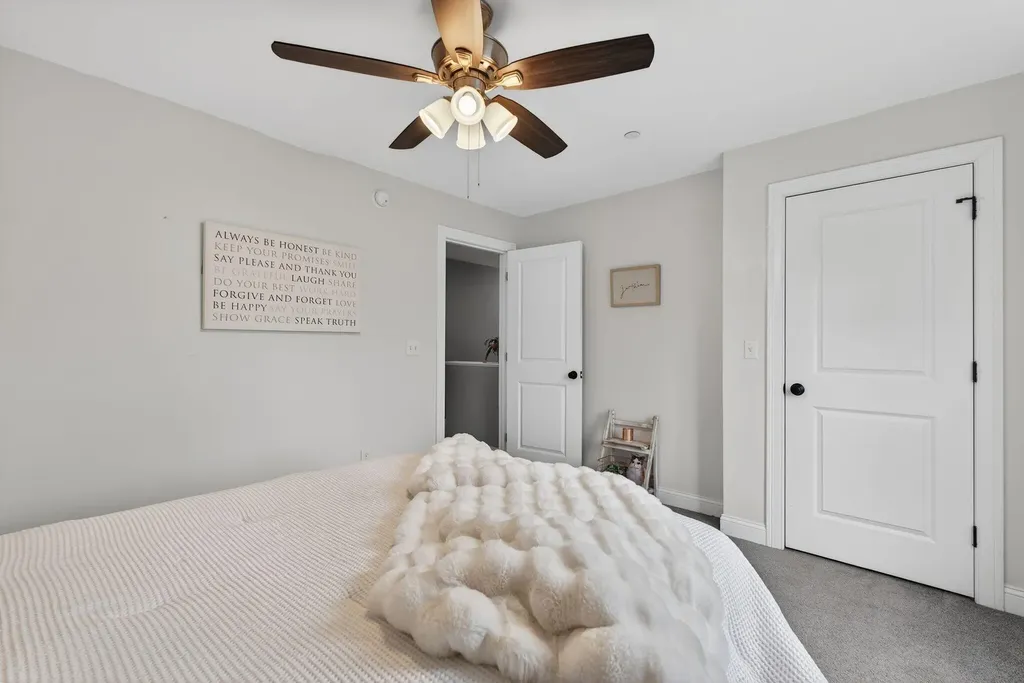 10 Newfield Road Freeport ME 04032