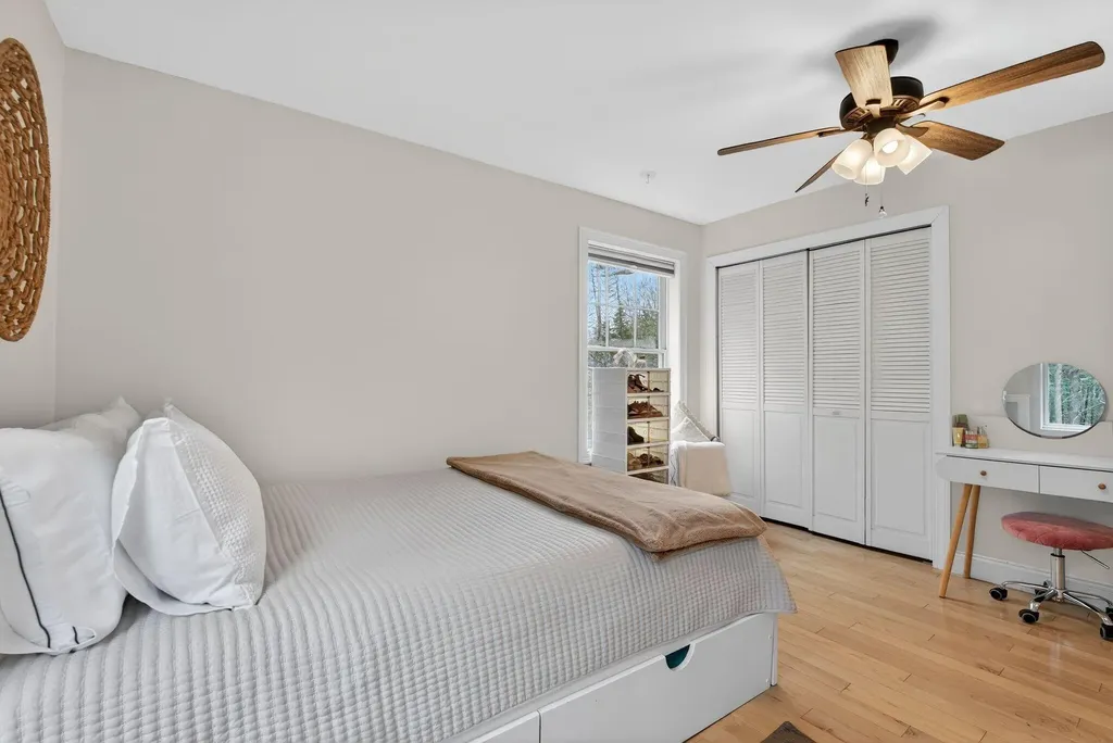 10 Newfield Road Freeport ME 04032