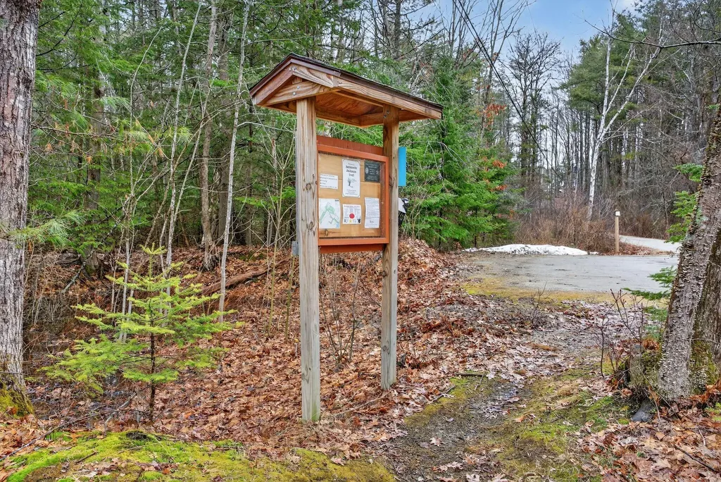 10 Newfield Road Freeport ME 04032