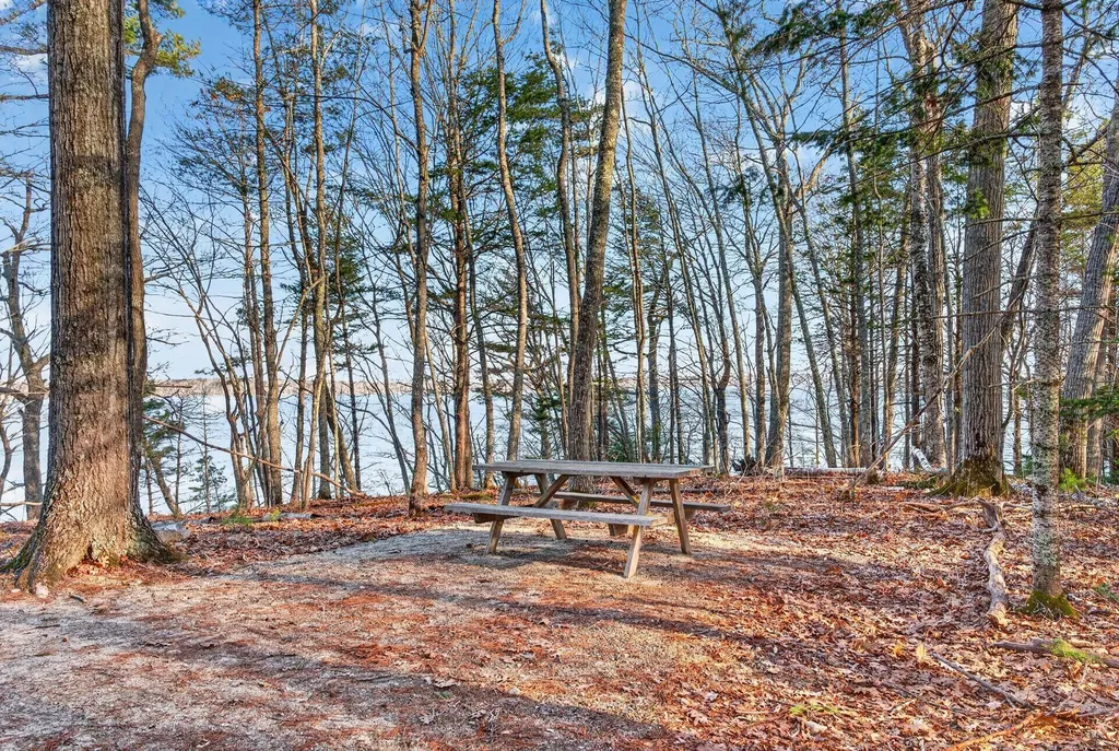 10 Newfield Road Freeport ME 04032