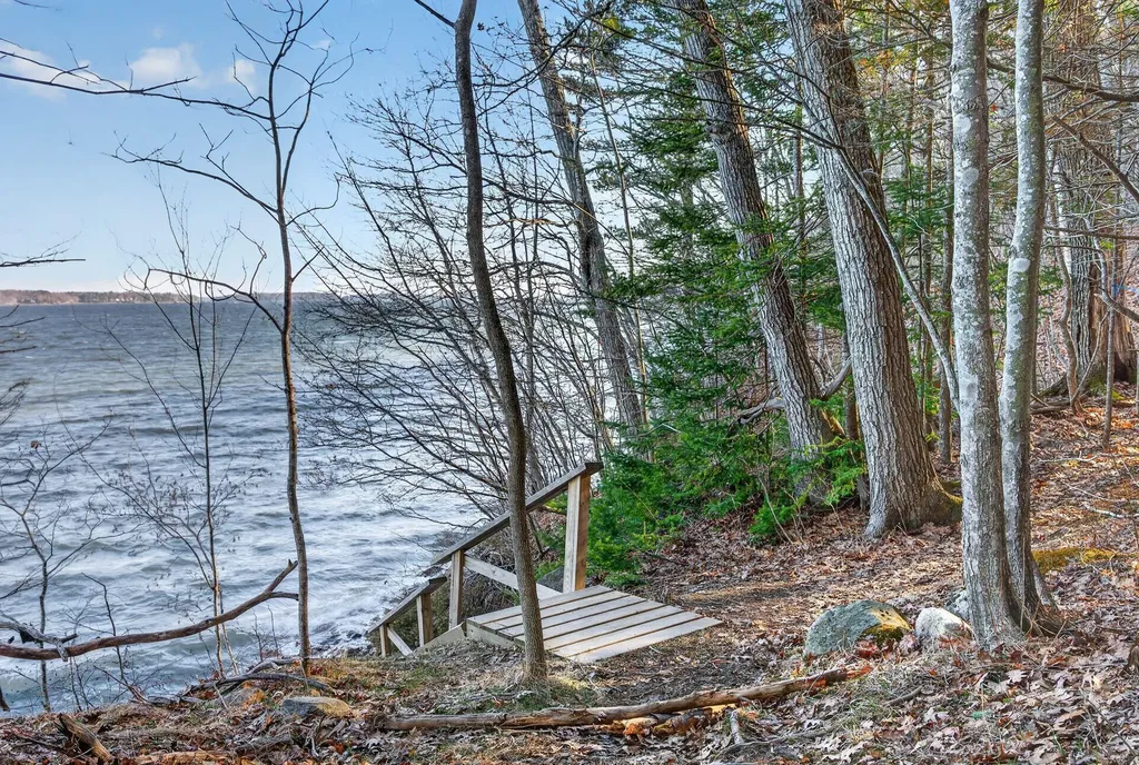 10 Newfield Road Freeport ME 04032