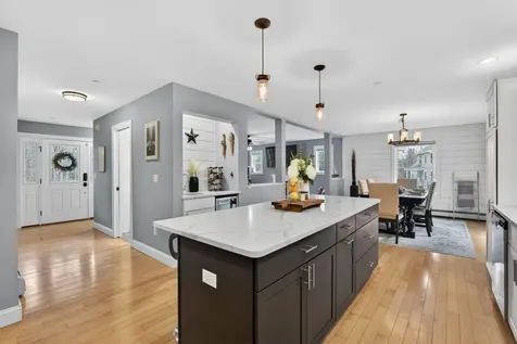 10 Newfield Road Freeport ME 04032