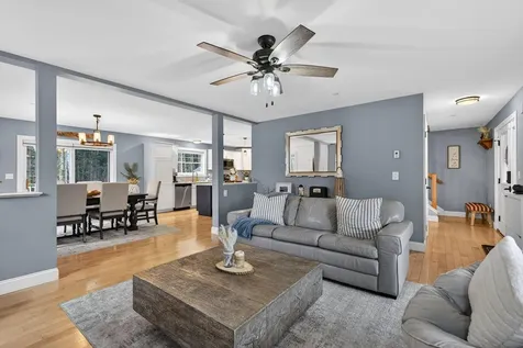 10 Newfield Road Freeport ME 04032