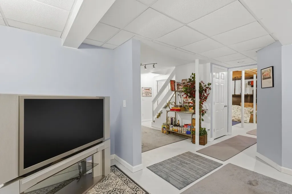 14 Hill Creek Drive Kittery ME 03904