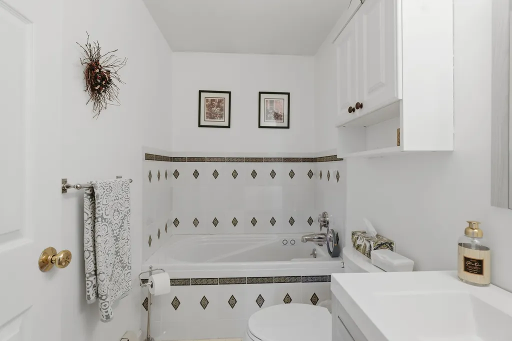 14 Hill Creek Drive Kittery ME 03904