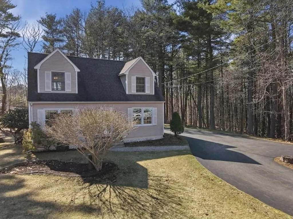 14 Hill Creek Drive Kittery ME 03904