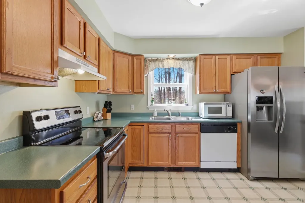 14 Hill Creek Drive Kittery ME 03904