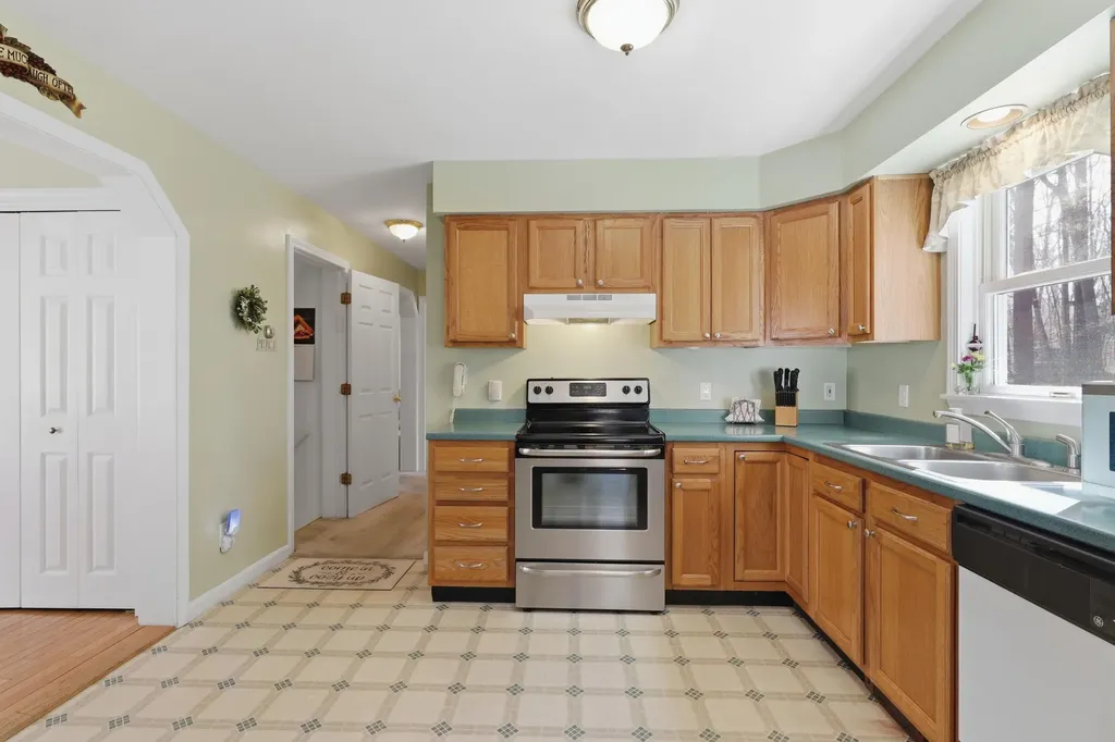 14 Hill Creek Drive Kittery ME 03904