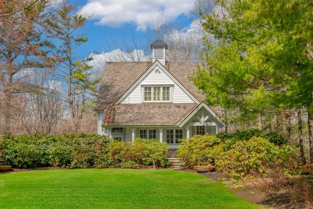 3 Canter Lane Cape Elizabeth ME 04107