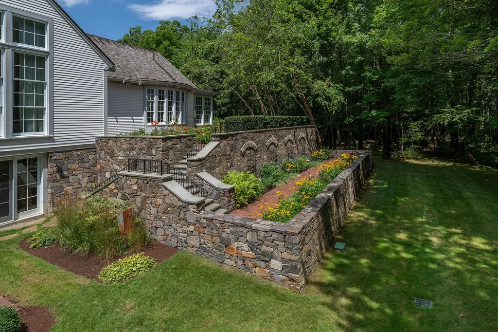 3 Canter Lane Cape Elizabeth ME 04107