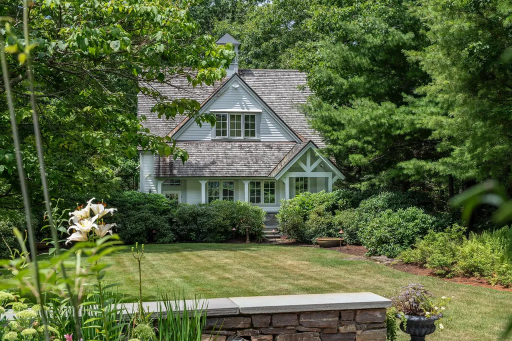 3 Canter Lane Cape Elizabeth ME 04107