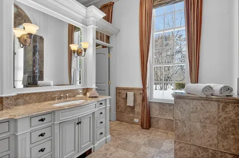 3 Canter Lane Cape Elizabeth ME 04107