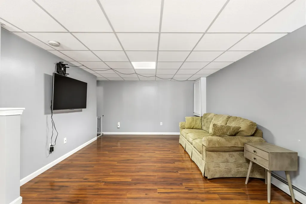 7 Roman Woods Way Gray ME 04039