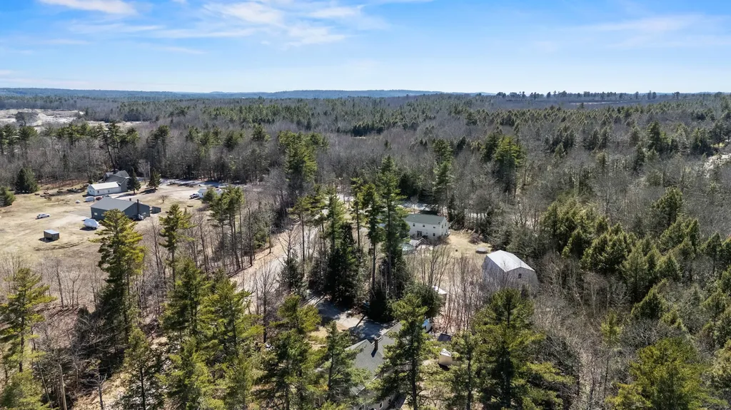 7 Roman Woods Way Gray ME 04039