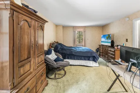 28 Hillview Avenue Limerick ME 04048