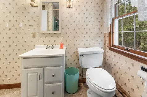 28 Hillview Avenue Limerick ME 04048