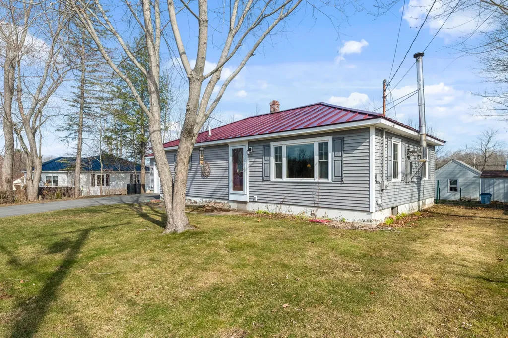 14 Paine Street Winslow ME 04901