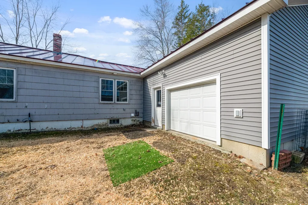 14 Paine Street Winslow ME 04901