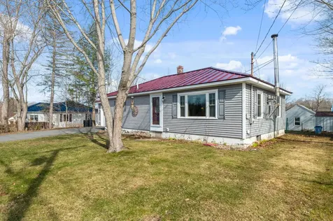 14 Paine Street Winslow ME 04901