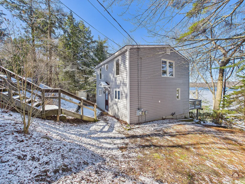956 Memorial Drive Winthrop ME 04364