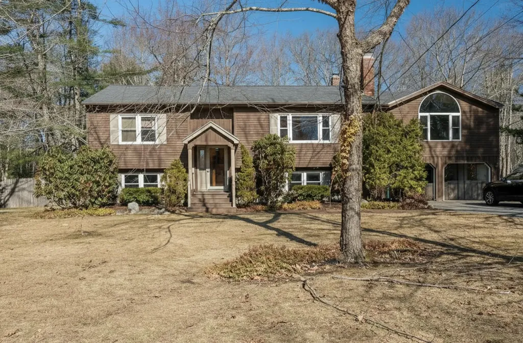 30 Bay Park Drive Topsham ME 04086