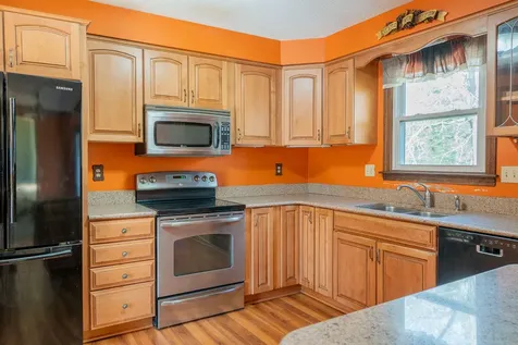30 Bay Park Drive Topsham ME 04086