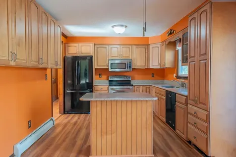 30 Bay Park Drive Topsham ME 04086