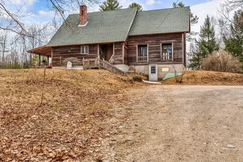 79 Auburn Road Peru ME 04290
