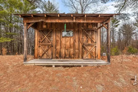 79 Auburn Road Peru ME 04290