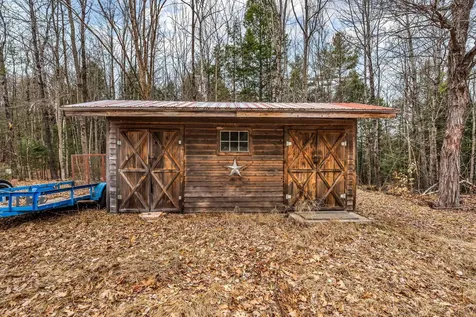 79 Auburn Road Peru ME 04290