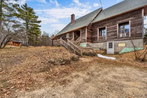 79 Auburn Road Peru ME 04290