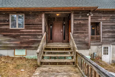 79 Auburn Road Peru ME 04290