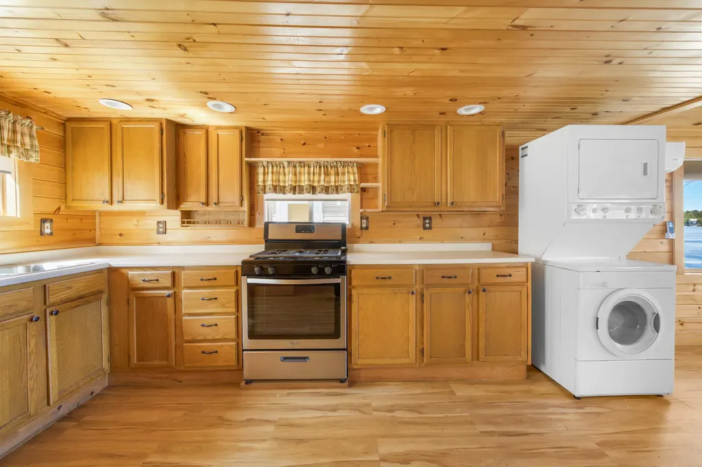 37 Petite Drive Lincoln ME 04457