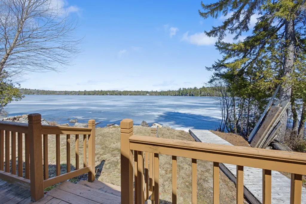 37 Petite Drive Lincoln ME 04457