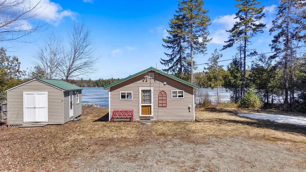 37 Petite Drive Lincoln ME 04457