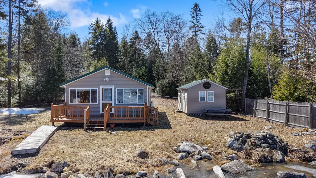 37 Petite Drive Lincoln ME 04457