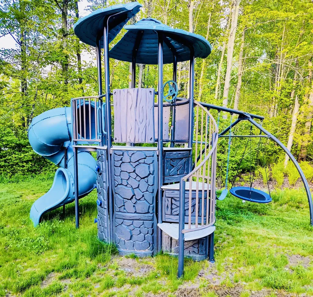 28 Moose Creek Drive Newport ME 04953
