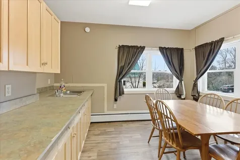 17 Gary Street Paris ME 04281