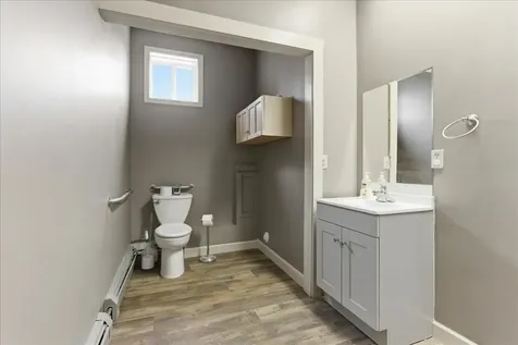 17 Gary Street Paris ME 04281