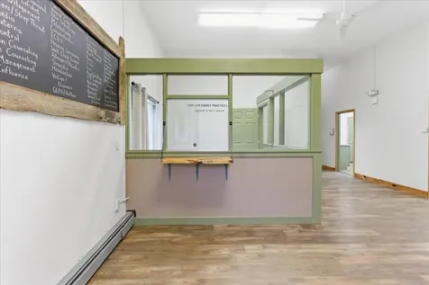 17 Gary Street Paris ME 04281