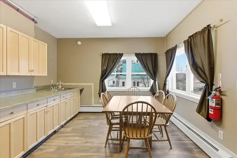17 Gary Street Paris ME 04281