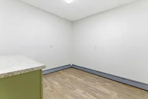 17 Gary Street Paris ME 04281