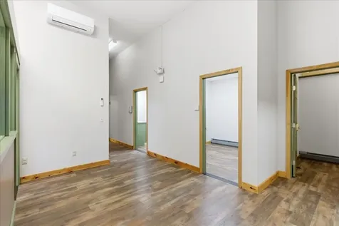 17 Gary Street Paris ME 04281