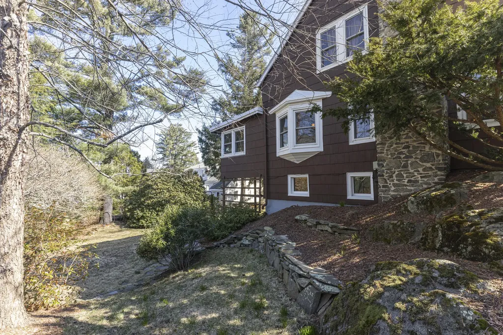 59 Ocean View Road Cape Elizabeth ME 04107
